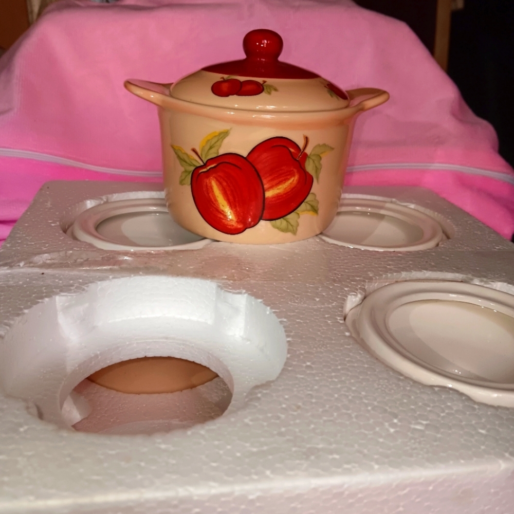 4 Apple Decor Condiment Crocks With Lids